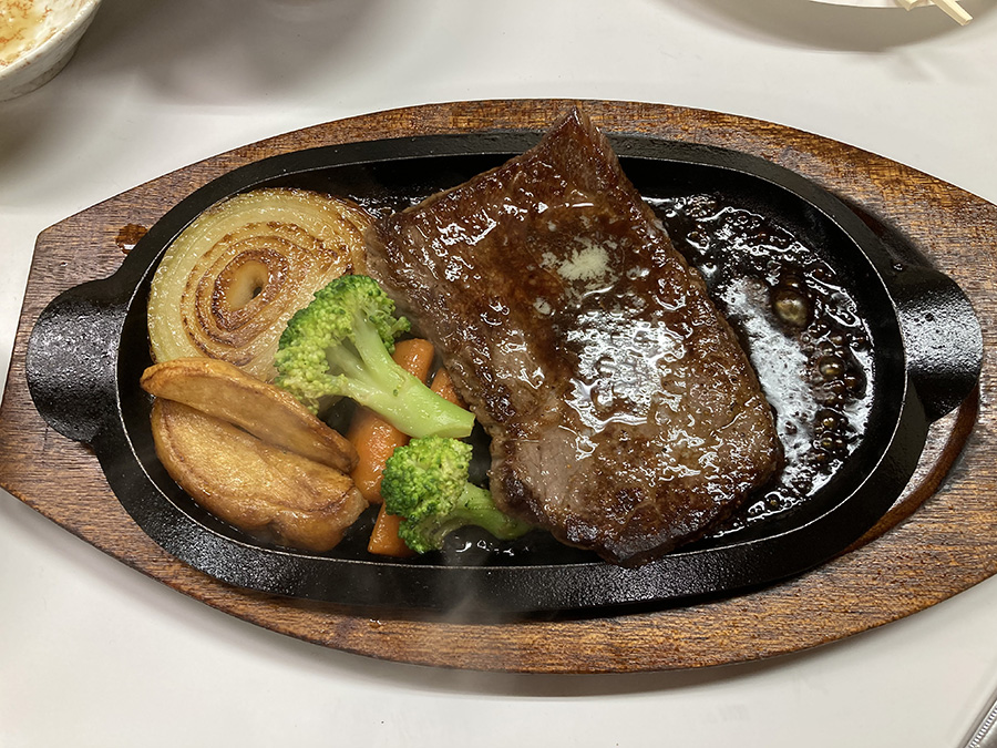 米沢の方々に振舞ってもらったステーキ